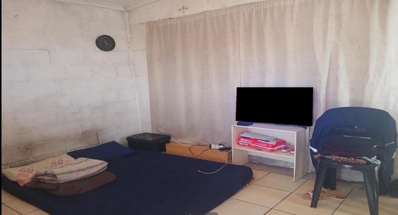 1 Bedroom Property for Sale in Kalkfontein Western Cape